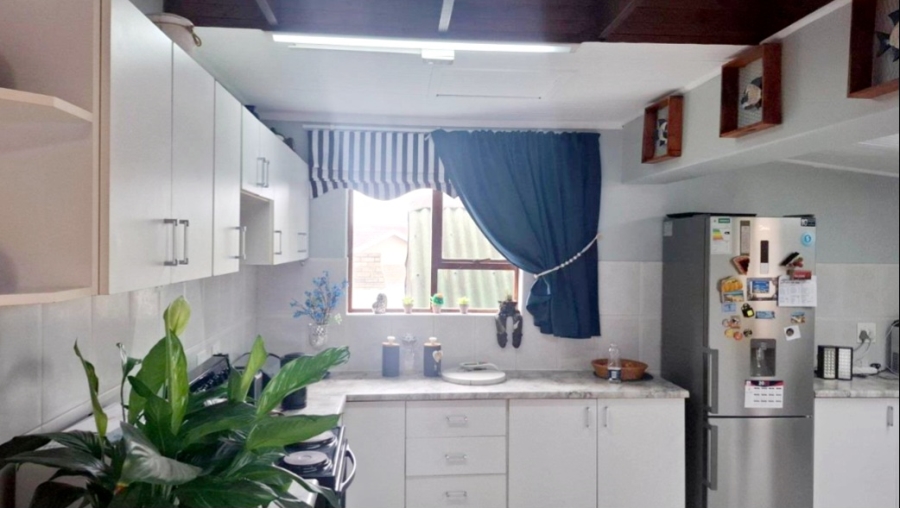 3 Bedroom Property for Sale in Heiderand Western Cape
